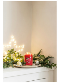 Yankee Candle Christmas Eve Signature Candle