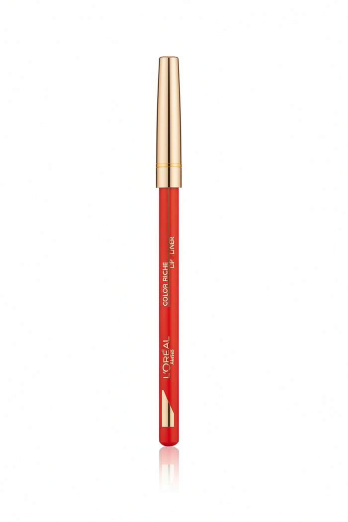 L'Oréal Paris Color Riche Lip Liner in shade 148 Chez Lui displayed as a lip pencil, featuring a richly pigmented formula for precise lip definition.